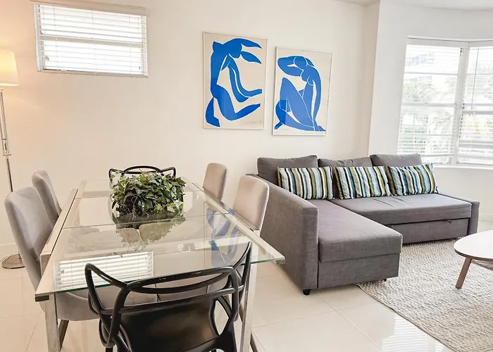 2 Bedroom On The Beach !
